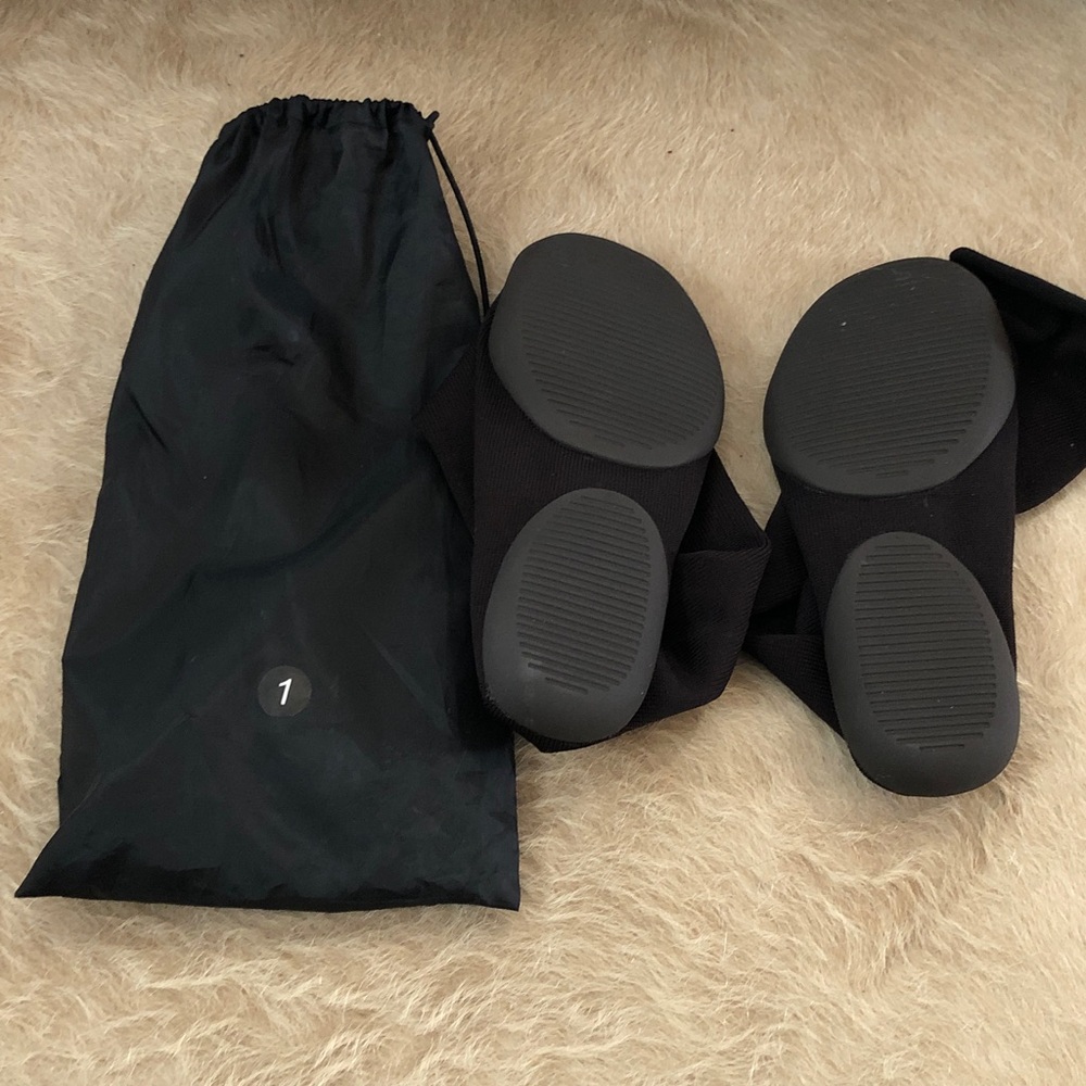New yzy pods size 1